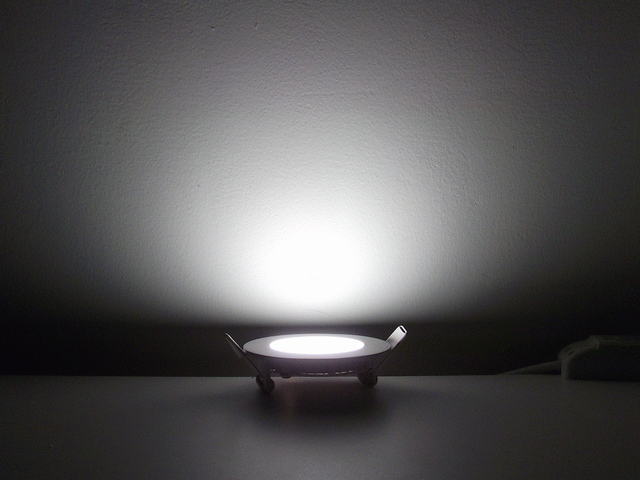 ไฟ LED Down light 3สี ฝังฝ้า แบบบาง หน้ากลม 6W 5นิ้ว(12cm) ZR-MB009R-2
